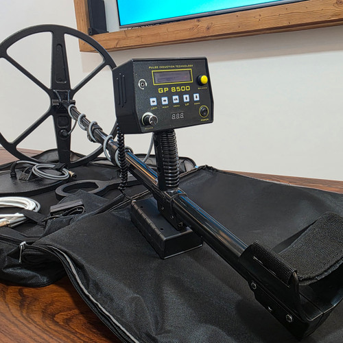 نقطه زن فلزیاب پالسی عمق زن جی پی ۸۵۰۰